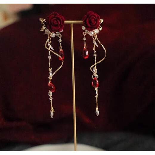 Mr. Ouyang autumn and winter red velvet rose earrings for women French retro super fairy tassel earrings earrings without pierced ear clip earrings earrings 0004 A12-103