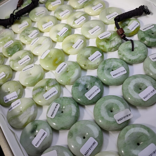 Knowledge Shaanxi Lantian Jade Ping An Quiet Natural Living Jade Pendant Jade Buckle Jade Natural Gift Belt Certificate 1278