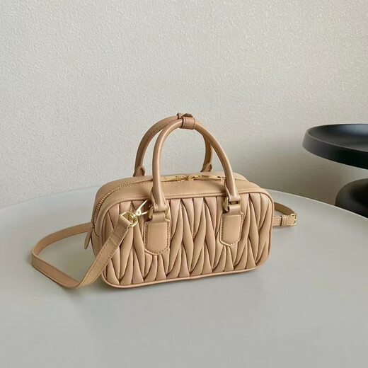 LZJVmiumiu Sac pour Femme Nouveau Style Sac pour Femme plissé Bowling Mode Portable Boston épaule bandoulière Oreiller Petit Blanc (Emballage de boîte Cadeau)