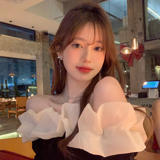 Nianfu ear clip earrings for women without pierced ears, new style, autumn and winter simple design, retro earrings, mid-autumn gifts for girls, triangular ear clip, French bow