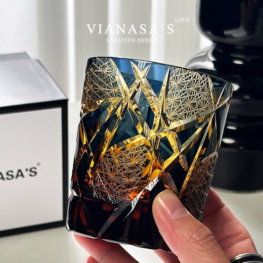 VIANASA S Twilight of the Gods Mutated Edition Personalized Edo Kiriko hand-carved crystal whiskey glass and foreign wine glass as a gift Twilight of the Gods Mutated Edition (gift box) 280ml 1 piece