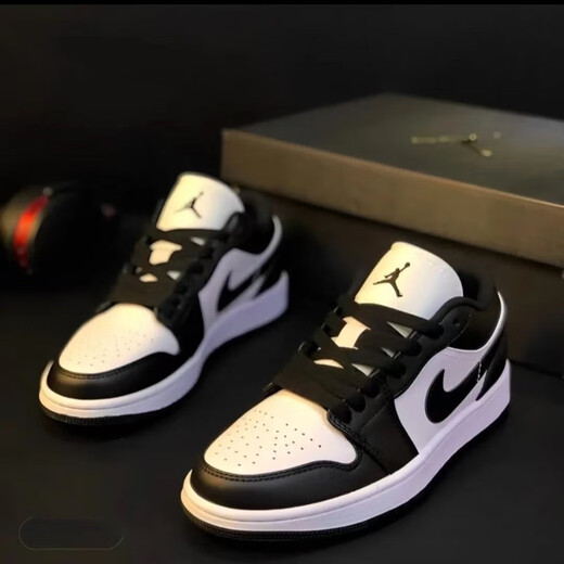 Nike Air Jordan 1 Schwarz-Weiß-Panda Schwulen Frauen komfortable und nicht gleitende AJ1-Paar-Sneaker offizielle authentische schwarze und weiße DC0774-101 35.5 Echte Garantien einer gefälschten Entschädigung für vier