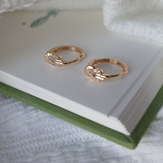 18K gold earrings with rhinestone imitation 18k gold internet celebrity replacement earrings picked up at Shiniao brand special outlet counter, rose gold