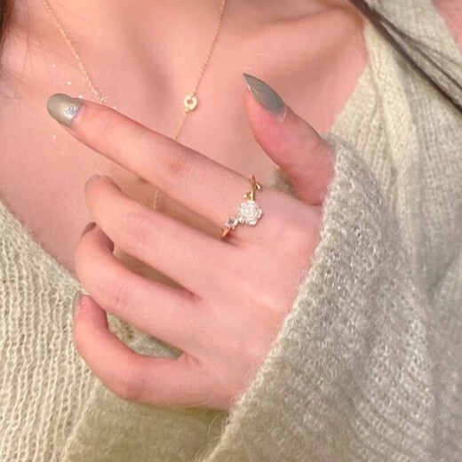 Camellia Necklace for Women 2024 Light Luxury Niche Sweater Clavicle Chain Niche High-end Necklace Best Friend Birthday Gift Camellia Necklace