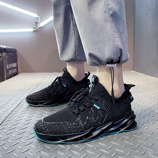 2025 Neue lässige Schuhe Herren atmungsaktive dünne Schuhe Herren trendige Netzschuhe Sportschuhe Laufschuhe Blade Schuhe Schwarz und Blau 38