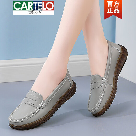 Zapatos de cuero de cartelo de cartelo para mocasines de mediana edad y ancianos para mujeres 2025 Spring New Hollow Beatable Beanie Zapatos Anti-Slip Soft Sole Mother Smase Shoes 826 Beige 41