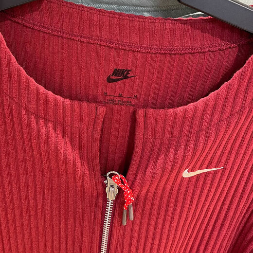 Nike (NIKE) jacket women's spring and autumn V-neck slim fish bone waist-hugging sportswear long T-shirt top HV8459-677 dark red XS