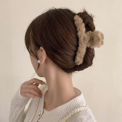 Yuqi Autumn and Winter Plush Clip Large Shark Clip Hair Clip Back of the Head Hair Clip Hair Clip Women's Headwear Extra Large A02 Plush Light Coffee (11CM)