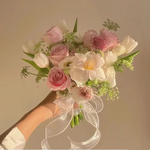帝兰慕婚礼手捧花新娘手捧结婚出片郁金香领证仿真花拍照道具七夕 香槟混搭白玫瑰