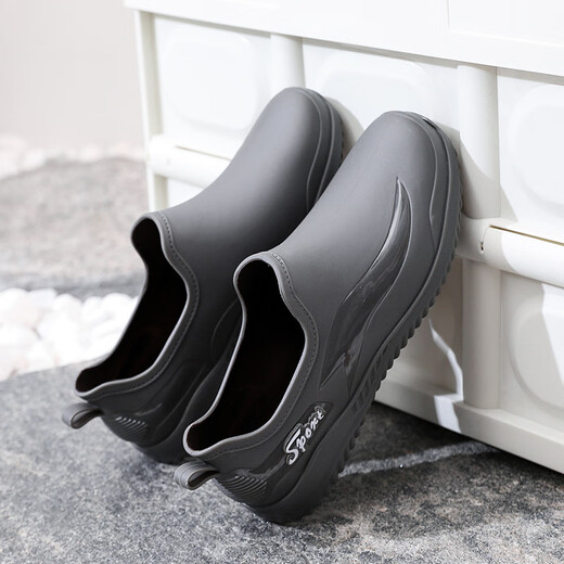 
Fashionable rain boots for men's short tube waterproof casual rain boots flat sole lightweight kitchen anti-slip rubber shoes thick sole water shoes work 309 black single shoes 40