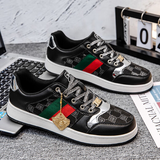 VIPVCK Neues Produktpaar weiße Schuhe 2025 Frühlingsbiene schmutzige Schuhe Männer und Frauen gleicher Stil Leicht und vielseitig Casual Sports Schuhe Milu Cool Qifeng vck881 41