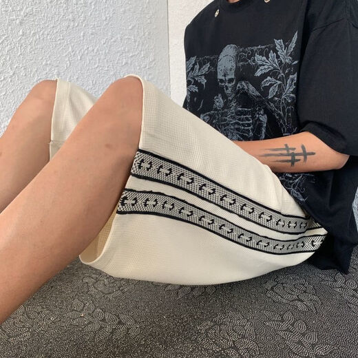 Xuanmengti Webbing shorts pour la marque à tendance d'été masculine grande taille décontractée mid-pantalon lâche sports américains bassins de 5 points à la taille noire à la taille améliorée de la taille tressée 1048 m (Recommandé 90-110jin [Jin est égal à 0,5 kg]))