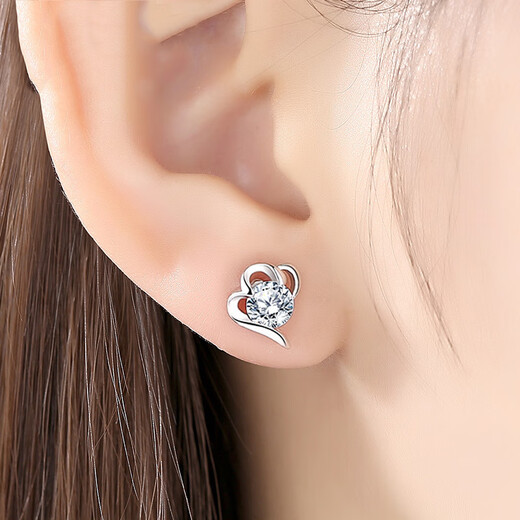 Pt950 platinum earrings, Korean style earrings for women, fashionable and creative micro-embellished heart-shaped gifts for girlfriends on Chinese Valentine's Day, light luxury love earrings