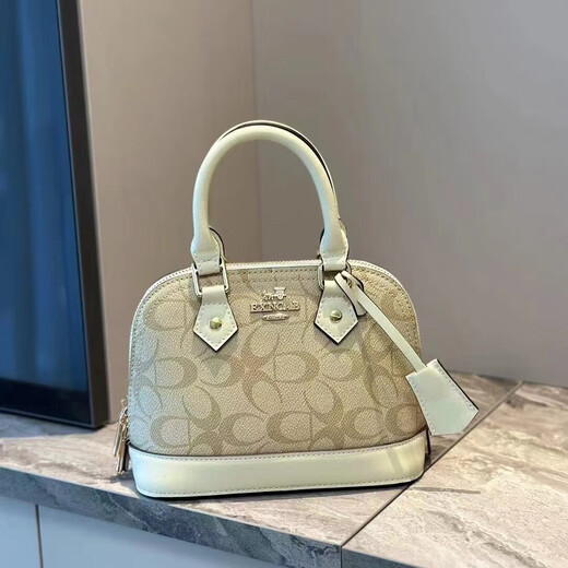 I.T CKENGRT2024 Chinese Valentine's Autumn and Winter Fashion Classic Versatile High-quality Texture Shell Bag Niche Hand-Laundry Single Shoulder Crossbody Bag Women's Khaki Medium Bag