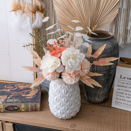 Liebe hat bereits Süßigkeiten, handgehaltene Blumen, simulierte Blumen, falsche Blumen, Blumensträuße, Plastikblumen, Wohnzimmerschmuck, Esstischdekoration, Regenbogenschuppenstrauß gestellt