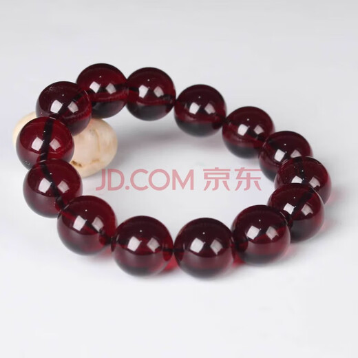 Minol amber water purification is free of impurities, flawless and cracked. The diameter is about 16mm and the weight is about 35.82g.