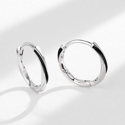 Guanpuge Fat Donglai quality pt950 platinum plain hoop earrings PT950 female Möbius ring platinum ear buckle feeling 520 free platinum Möbius black wire ear buckle