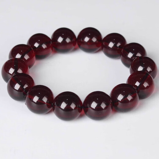 Minol amber water purification is free of impurities, flawless and cracked. The diameter is about 16mm and the weight is about 35.82g.