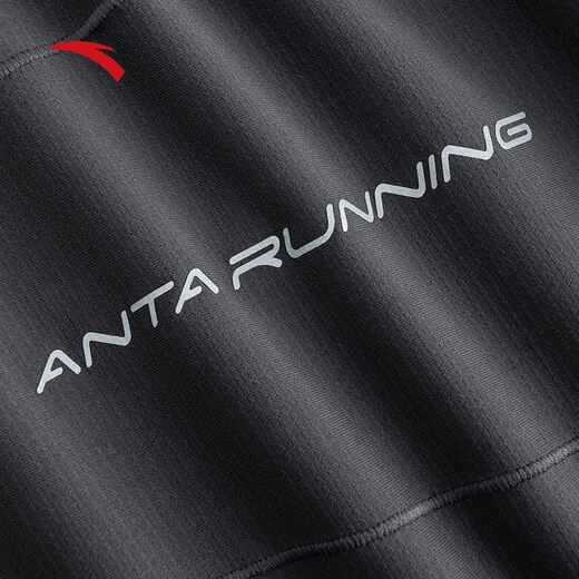 Anta Speed ​​Dry T 丨 Микропористая быстрая сухая одежда с коротким рукавом.