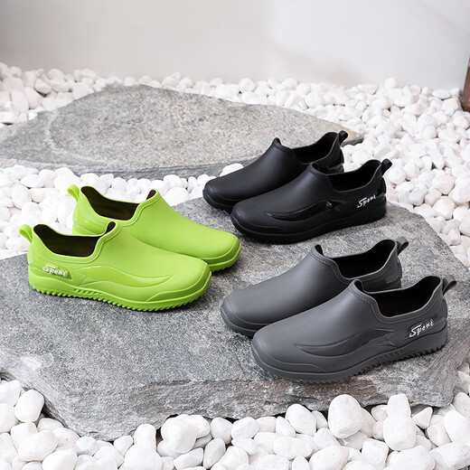 
Fashionable rain boots for men's short tube waterproof casual rain boots flat sole lightweight kitchen anti-slip rubber shoes thick sole water shoes work 309 black single shoes 40