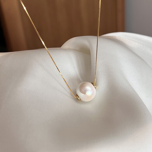 Simple and atmospheric pearl pendant single akoya pearl necklace Passepartout pendant clavicle chain for women 2025 new 10mm 3 pearls + 1 chain