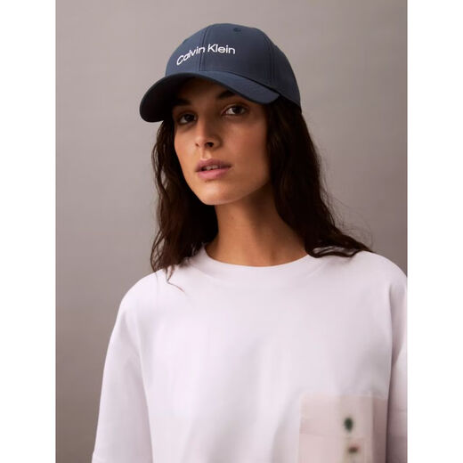Calvin Klein CK Logotipo Estándar Bordado Capas de béisbol Diseño de seis piezas Logo de bordado cómodo y ajuste de protección solar 40W3294 Azul todo tamaño