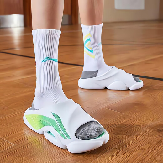 Li Ning Sports Slippers Automne 2025 Nouveau basket-ball hors terrain Place extérieure extérieure Sandales décontractées à semelles épaisses, Green émeraude fluorescent standard 43,5 (adapté à 43-43,5)