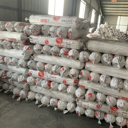 2 meters 2.2 meters 2.5 meters 3 meters 4 meters 5 meters wide plastic film thickened transparent white film plastic cloth greenhouse film whole roll 5 meters wide 4s thick one roll 240 meters