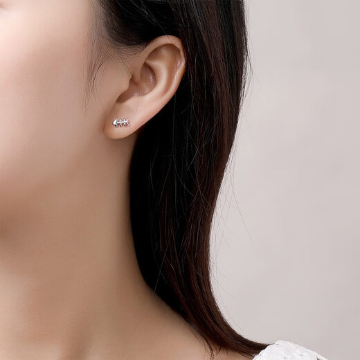 Saturday Fortune (ZLF) S925 silver earrings for women with cat and fish temperament and personality, simple, compact and exquisite silver earrings gift, a pair of earrings