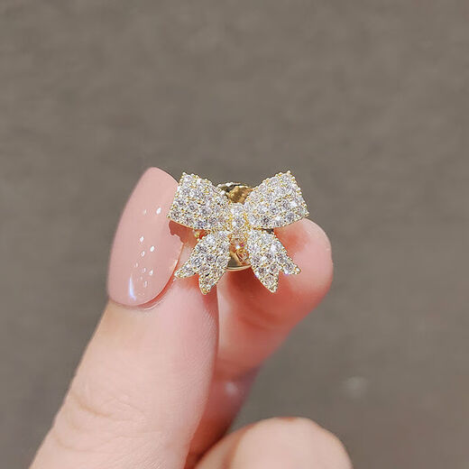Bow tie anti-exposure artifact, high-end sewing-free small brooch, women's all-match temperament pin to fix the collar of clothes and suits, bow tie pin