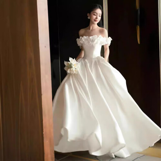泡普白色轻婚纱花朵法式缎面感抹胸字肩主婚纱礼服拖尾小个子春 白色-齐地款 XS