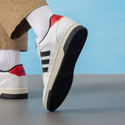 Adidas Herrenschuhe 25 Sommer neue Sportschuhe atmungsaktive Top -Basketballschuhe trendy lässige Freizeitschuhe Skateboardschuhe Männer KK1283/Weiß/Schwarz/Rot/Spot Speed ​​Delivery 45 (280 mm)