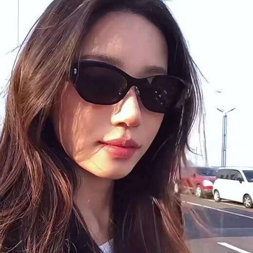 乐卡利墨镜女士太阳镜2025新款机能风连体猫眼墨镜高级感拍照好看 连体猫眼墨镜【 黑框灰片】