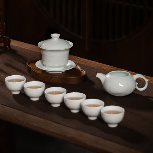 Gold inlaid jade teacher Huang Shouliang's handiwork Jingdezhen Shadow Celadon high-end Kung Fu tea set gift box Qingming Riverside Scene set
