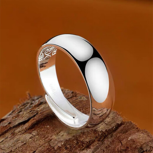 Wanmu Hong Kong 9999 sterling silver ring new plain ring glossy ring is simple and versatile. Found enough silver plain ring glossy ring. First come first served. Will be removed in seconds when sold out. 9.663 grams