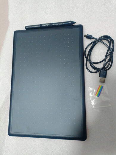 
Wacom original second-hand ctl672 handwriting board hand-painted board digital board handwriting board online course drawing special osu beginner 90% new full set + storage bag