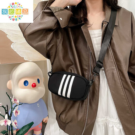 La nueva bolsa pequeña de Chanyue para femenina de tela de nylon de nylon billetera de la llave de la llave de la llave versátil de la moda móvil Bag de un solo hombro Modelo actualizado en negro con un compartimento en el interior