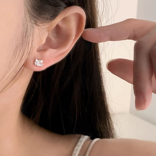 QMXDS999 Pure Silver Kitten Earrings for Women, Pure Silver Ear Holes for Sleeping, Cute and Exquisite Earrings for Women, Gift for Women, A Pair of Kitten Earrings