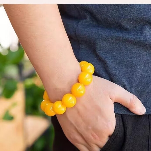 Fat Donglai's same style beeswax bracelet for men, natural, women's model, chicken fat yellow old round beads, transferred rough stone, bead diameter 16 mm (standard men's model), about 32 grams