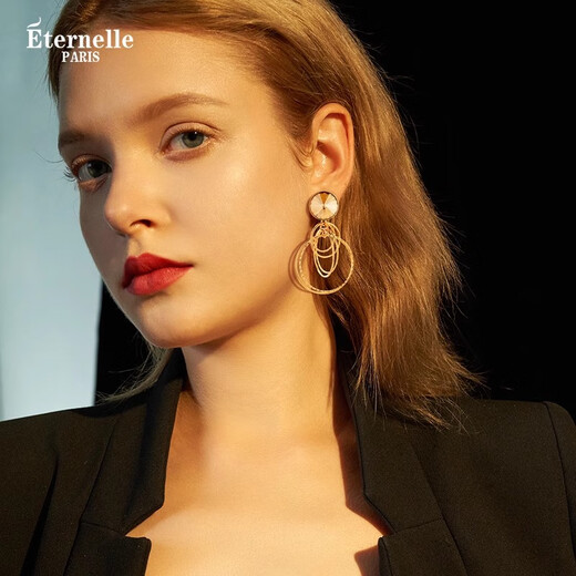 Eternelle French Eternal European and American Retro Earrings 2025 New Trendy Earrings Niche Design Circle Earrings Champagne Color