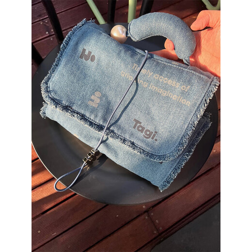 Tagi. Hadou Egg Roll Waterproof Cosmetic Bag Detachable Hanging Toiletries Bag Storage Bag New Year Gift - Haiyan Hadou