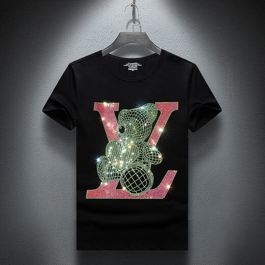 Kuqi European Station 2024 New Iron Diamond T-shirt à manches courtes Short Suit pour garçons en forme de V Jeune homme décontracté Internet Célébrité Summer DK-1047 Black M (adapté à 110-120jin [Jin est égal à 0,5 kg]))