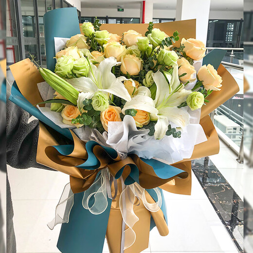 Lingxiang Flower Express champagne rose lily bouquet for girlfriend and wife's birthday gift nationwide citywide delivery 19 champagne rose lily mixed bouquet