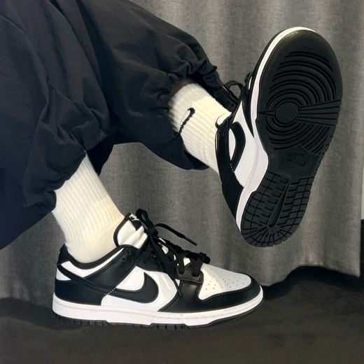 Nike (Nike) [tendencia] Zapatos de mujeres Nuevos zapatos de mesa de tablero informal de los deportes aliviables de la moda.
