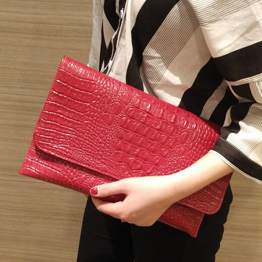Sac enveloppe Woodpecker (Tucano) pour les femmes 2025 Nouvelle-européenne et américaine Modèle de mode Tempérament pour femmes Tempérament Hands Sacle Single Single épaule Crossbody Band Black