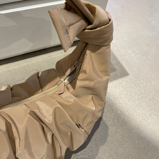 阿迪达斯 （adidas）三叶草女子暖沙色大号云朵牛角包单肩斜挎包月牙包KA9272 KA9272 NS
