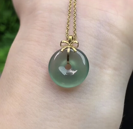 Lie Rui safe buckle pendant A goods Burmese stone button pendant plated with 18k gold inlaid with male and female baby style bow