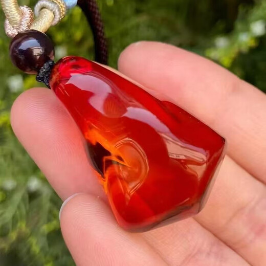 Weici natural Burmese amber high-quality glass-bottomed blood amber pendant pendant stationery craft jewelry