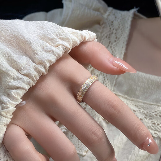 Lao Fengxiang Xiangyun 999 solid silver ring with gold markings, female element ring, national style new Chinese style wedding anniversary gift for girlfriend and wife, pure silver heart sutra scroll, gold painting ring with auspicious clouds