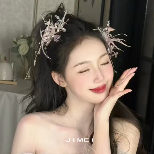 
Gu Ran European and American retro feathers and flowers hairpin high-end temperament elegant bridal wedding dress accessories sweet headdress female model same style clip